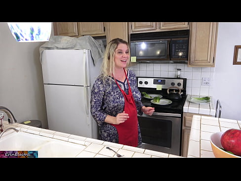 ❤️ Stepmom Mëllech him an der Kichen virun sengem Datum Häre Porno op lb.osagoassist.ru ☑